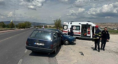 4 kişinin yaralandığı kaza güvenlik kameralarına yansıdı
