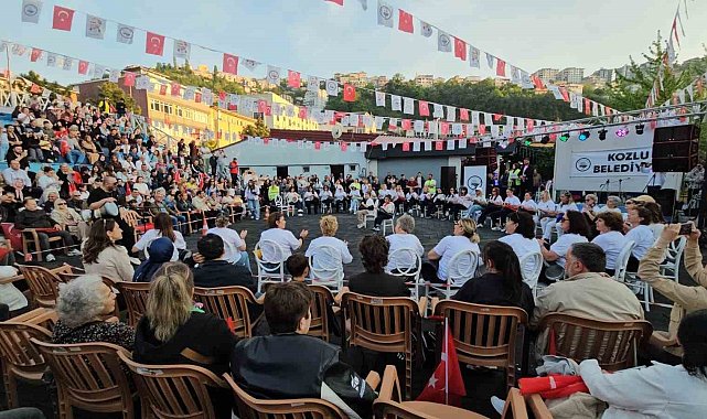 55 kadın bir araya geldi, hayatın stresini darbuka öğrenerek attı