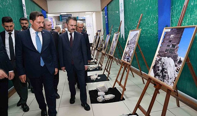 6 Şubat'ın hafızası "Sarsıldık Sarıldık" ile gözler önüne serildi