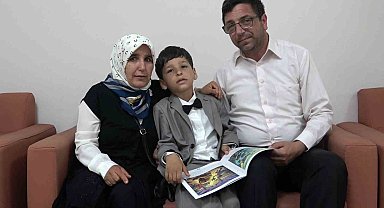 6 yaşındaki otizmli anaokulu öğrencisi hayal dünyasını hikaye kitabına dönüştürdü