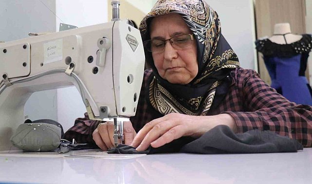 65 yaşındaki Remziye teyzenin "sınıfta kalma" azmi