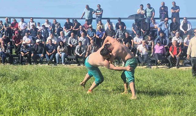 700 yıllık güreş geleneğinde pehlivanlar ve ağa adayları kıyasıya yarıştı