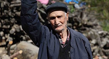 94 yaşındaki Salih amca gençlere taş çıkarıyor