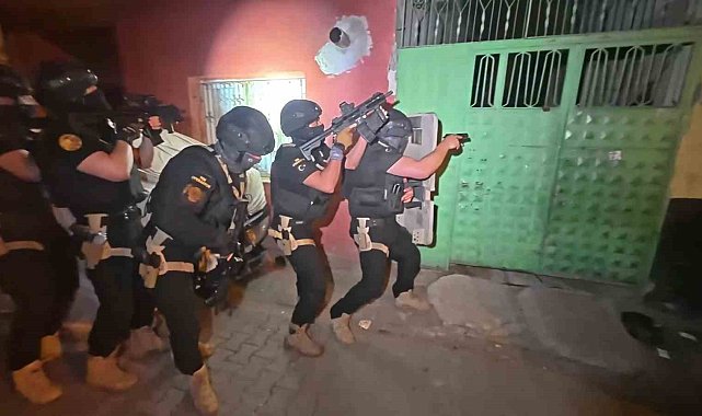 Adana'da DEAŞ'ın uyuyan hücresine operasyon: 16 kişi yakalandı