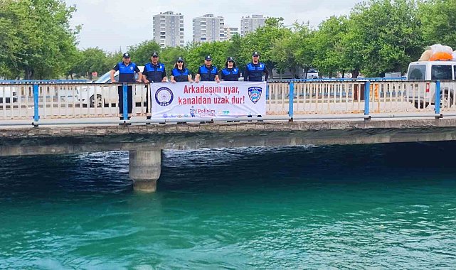Adana'da polis kağıt oyununa ara verdirip, boğulma bilgilendirmesi yaptı