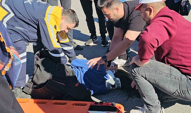 Adilcevaz'da bayram ziyaretinde dönenlerin içerisinde bulunduğu araç kaza yaptı: 3 yaralı