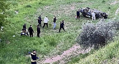 Adıyaman'da otomobil tarlaya uçtu: 4 yaralı