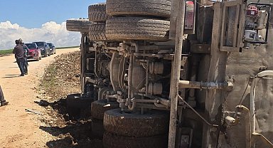 Adıyaman'da su tankeri devrildi