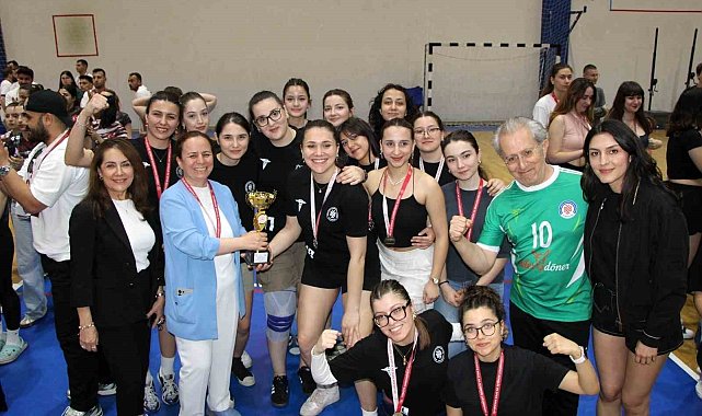 ADÜFEST Spor Şenlikleri kapsamında kupa törenleri gerçekleştirildi