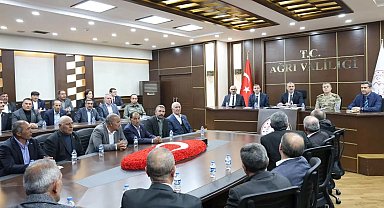 Ağrı Vali Bozkurt'tan köylere koordinasyon