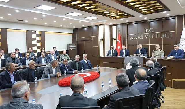 Ağrı Vali Bozkurt'tan köylere koordinasyon