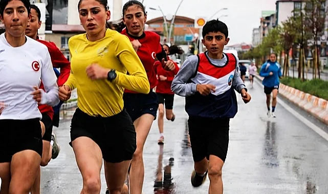 Ağrı'da Gençlik Spor'dan 19 Mayıs coşkusuna sportif kutlama