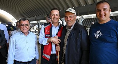 Ahmet Akın'dan hayvan pazarına ziyaret
