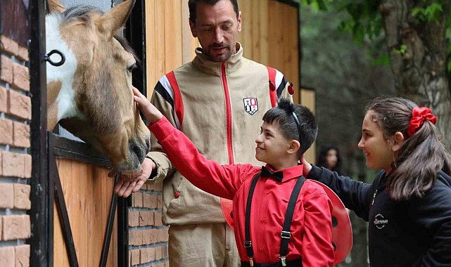 Akademisyenler ve özel çocuklar at terapisi etkinliğinde bir araya geldi