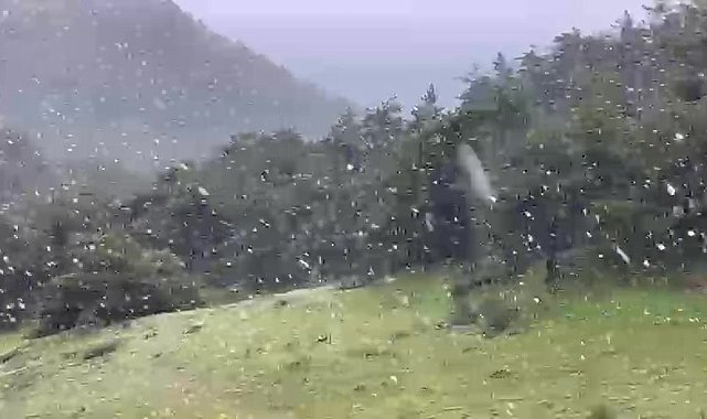 Akdağ'da Haziran ayına günler kala kar sürprizi