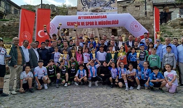 Akhisarlı pedallar Afyon'da zirve yaptı