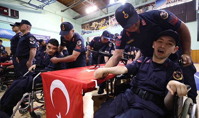 Aksaray'da özel gençlerin bir günlük askerlik heyecanı