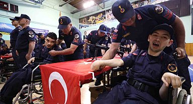 Aksaray'da özel gençlerin bir günlük askerlik heyecanı