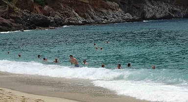 Alanya sahillerinde bayram yoğunluğu