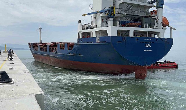 Alaplı Limanı'nda tarihi gün yaşandı, yeni rıhtıma ilk gemi yanaştı