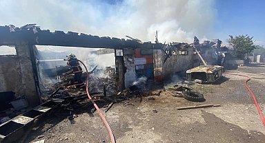 Alevlere teslim olan ev küle döndü