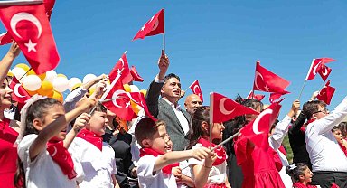 Aliağa'nın özel çocuklarından rengarenk 2. Bahar Şenliği