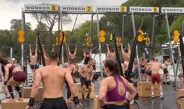 Alsancak Fitness Festivali'nde sporseverleri sağanak yağış durduramadı