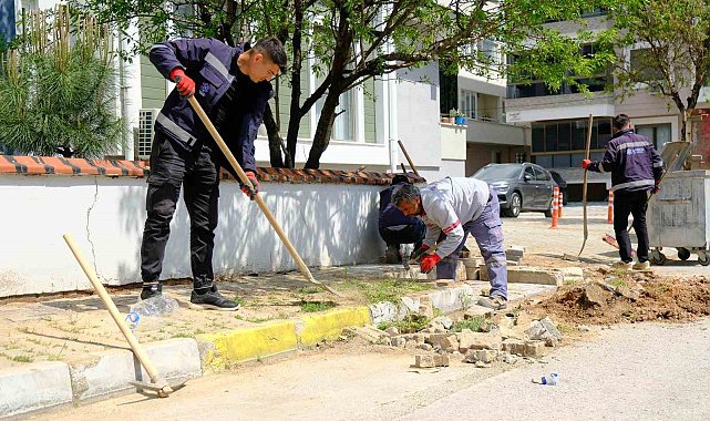 Altıeylül'de park ve yeşil alanlar yaza hazırlanıyor