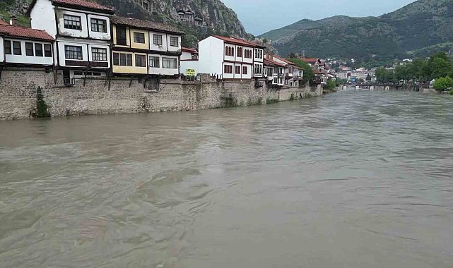 Amasya'nın taşkın koruma kalkanı 2 bin yıllık surlar