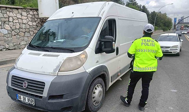Ankara'da bayram tedbirleri başladı: Polis trafik denetimi gerçekleştirdi
