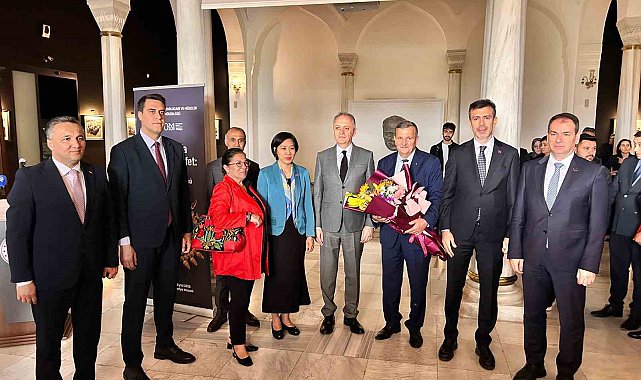 Ankara'da "Elde Vefa Gözde Zarafet: Takı Sanatının 12 Bin Yıllık Öyküsü" sergisi açıldı