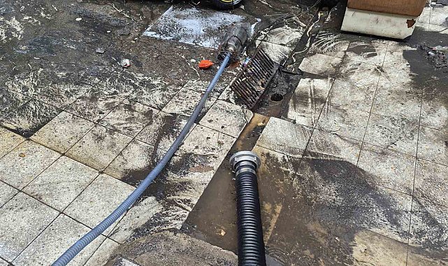 Ankara'da yoğun yağışın ardından dükkanları su bastı
