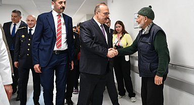 Ankara'da Vali Canbolat'tan bayramda hastane ziyareti