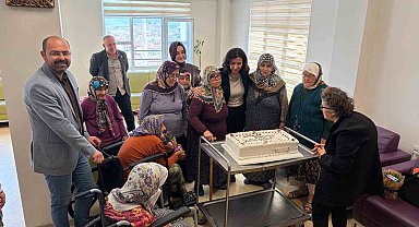 Anneler Günü'nde huzurevi sakinleri unutulmadı
