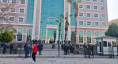 Antalya Büyükşehir Belediyesine yönelik rüşvet soruşturmasında 41 sanık yeniden hakim karşısında