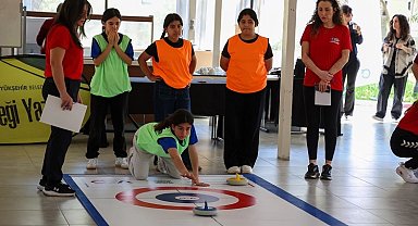 Antalya Büyükşehir'den kız çocuklarına spor desteği