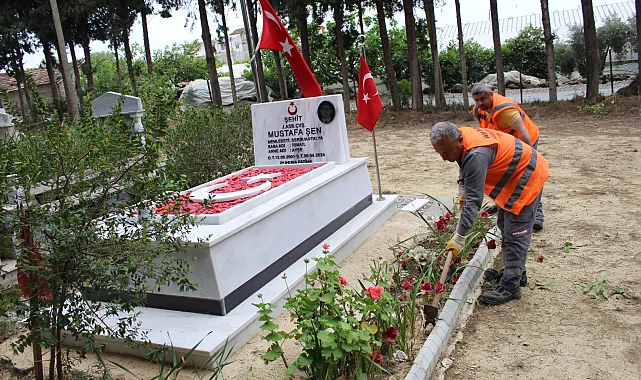 Antalya'da mezarlıklar bayram ziyaretine hazır