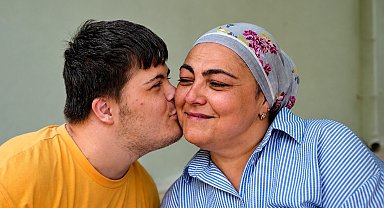 Antalyalı anne ömrünü Down sendromlu oğluna adadı: "O sağ olsun bana yeter"