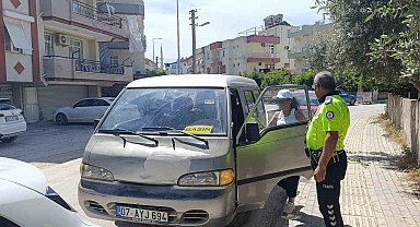 Aracın camına 'Basın' yazdı, hakkında işlem yapıldı