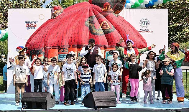 Arnavutköy'de Anneler Günü coşkusu