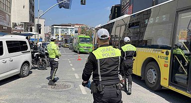 Arnavutköy'de Trafik Haftası'nda anlamlı uygulama: Ceza değil bilinçlendirme yapıldı