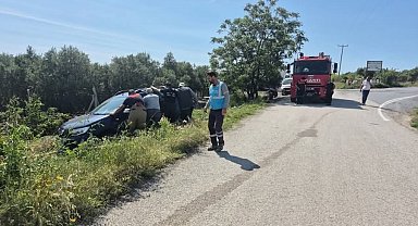 Arsuz'da şarampole devrilen otomobilin sürücüsü yaralandı