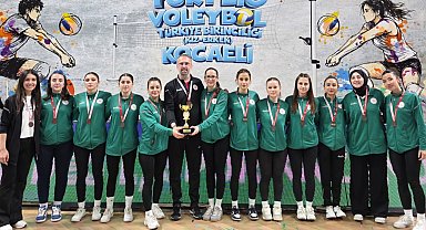 Artvin'den voleybol 'da tarihi başarı