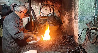 Ateşte tavlanan emek: 45 yıldır kalaycılığı yaşatıyor