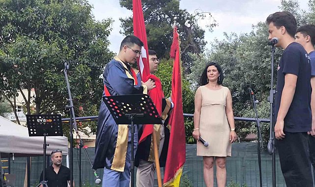 Aydın Lisesi'nde mezuniyet coşkusu