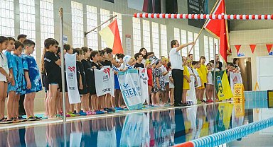Aydın'da Okul Sporları Minikler Yüzme İl Birinciliği başladı
