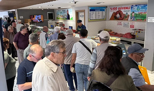 Aydın'da Halk Ege Et'te bayram indirimi yoğun ilgi gördü