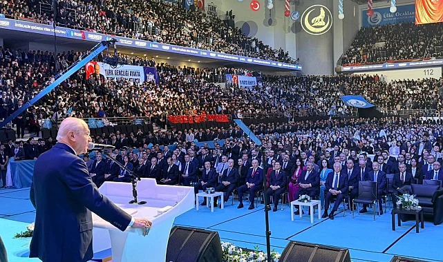 Bahçeli Büyük Kurultay'da konuştu: Türk gençliği Türkiye Yüzyılı'nın teminatıdır