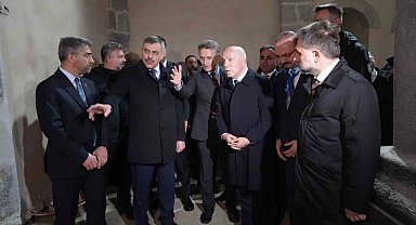 Bakan Çiftçi, Erzurum'da restorasyonu devam eden Fetih Camii'ni inceledi