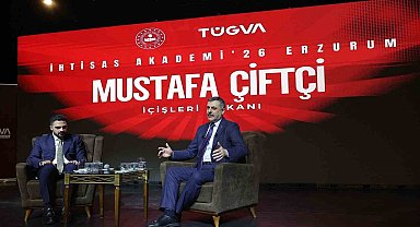 Bakan Çiftçi, Erzurum'da TÜGVA'nın İhtisas Akademi Programı'na katıldı